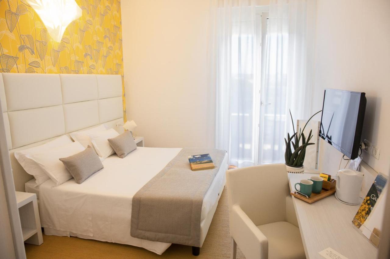 Alexander Hotel