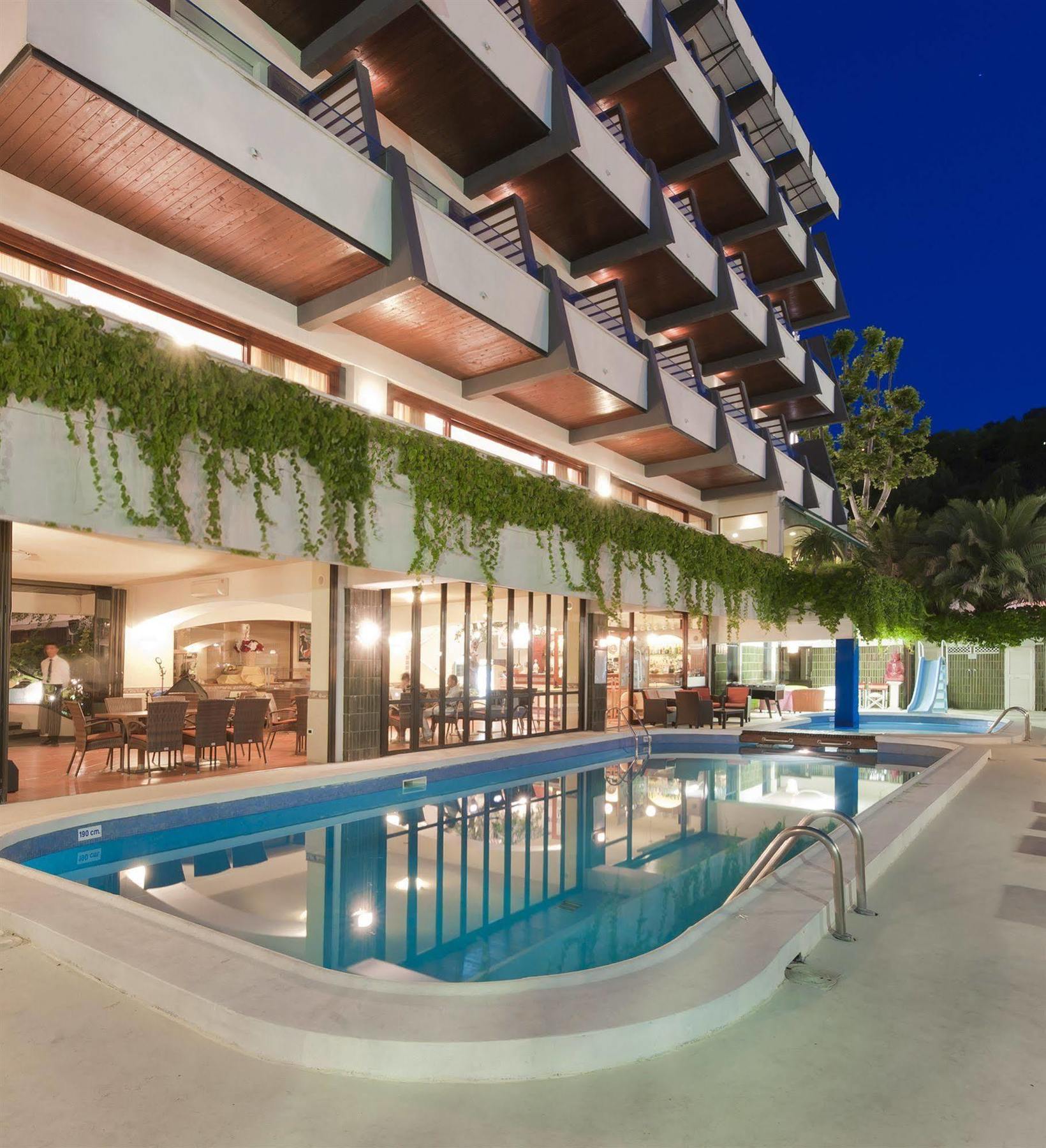 Alexander Hotel 4*